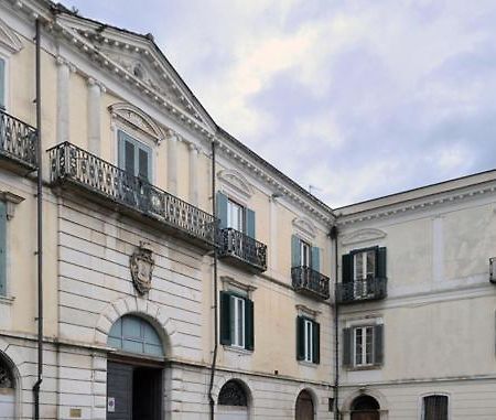 Hotel Il Palazzotto Isernia Esterno foto